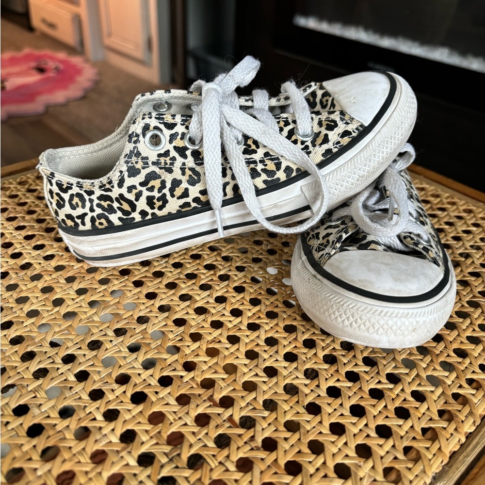 Girls Converse